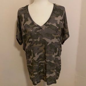 Express Camouflage Short sleeve sweater